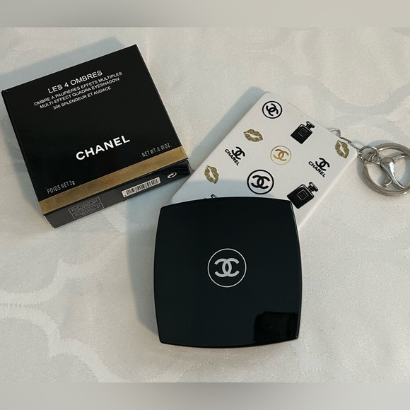 CHANEL Les 4 Ombres Eyeshadow Palette and mirror. - Picture 1 of 4